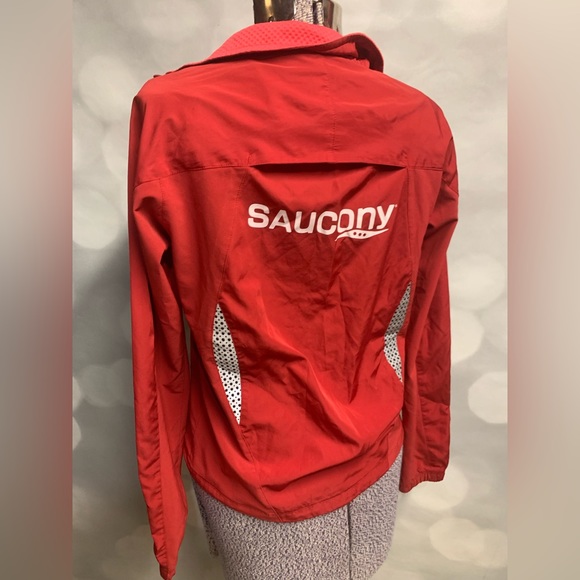 Saucony and‎ Hind collaborated jacket size small. - Picture 6 of 9